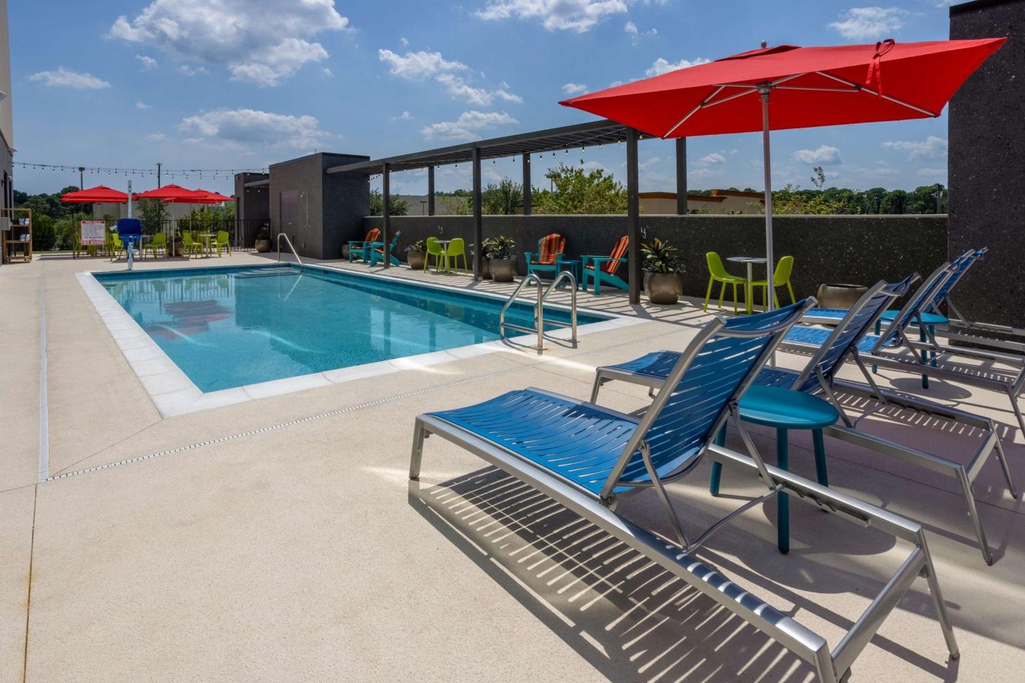 Tru By Hilton Pensacola Airport Medical Center Hotel Exterior photo